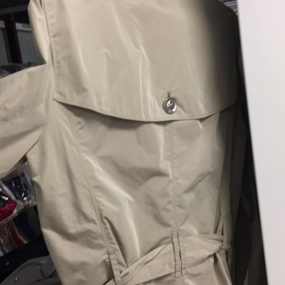 Burberry trench coat - Picture 6 of 7